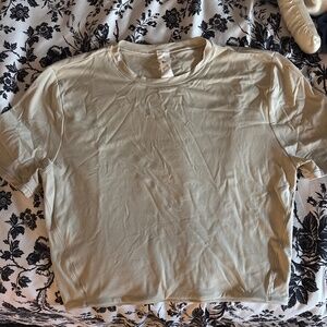 Never worn Lululemon Wundersoft Crop Top